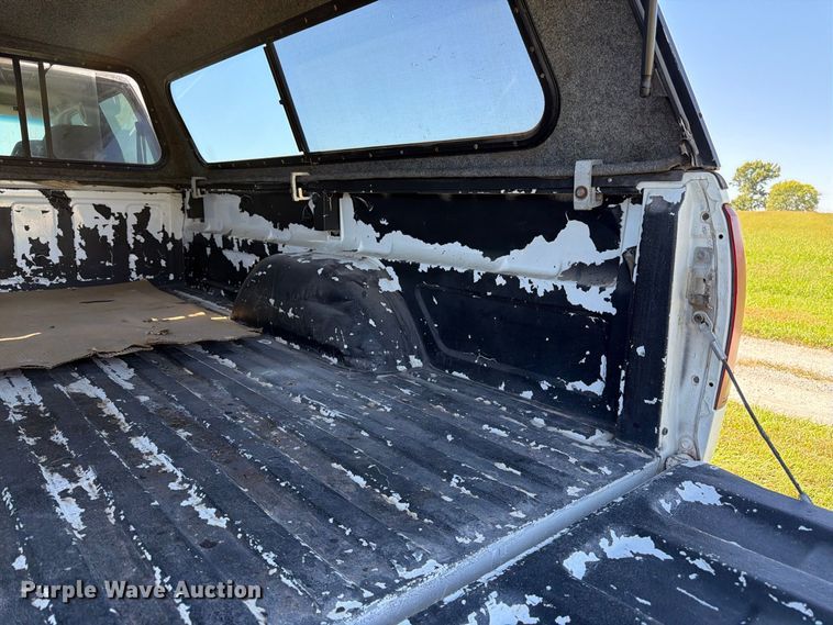image for item DT3036 1999 GMC Sierra 3500 Crew Cab pickup truck