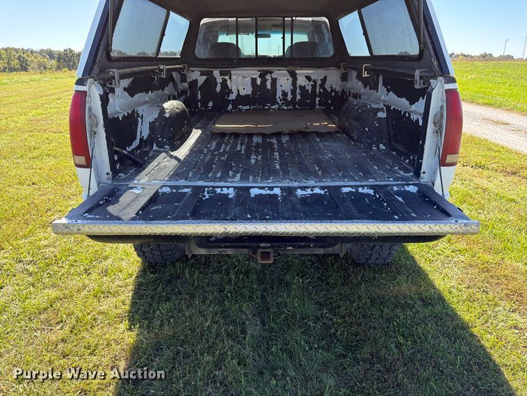 image for item DT3036 1999 GMC Sierra 3500 Crew Cab pickup truck