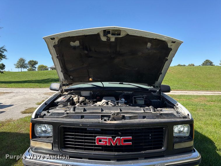 image for item DT3036 1999 GMC Sierra 3500 Crew Cab pickup truck
