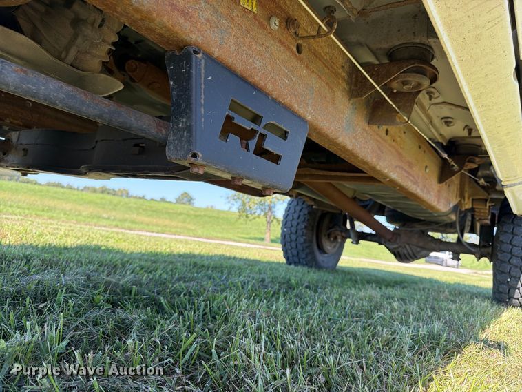 image for item DT3036 1999 GMC Sierra 3500 Crew Cab pickup truck