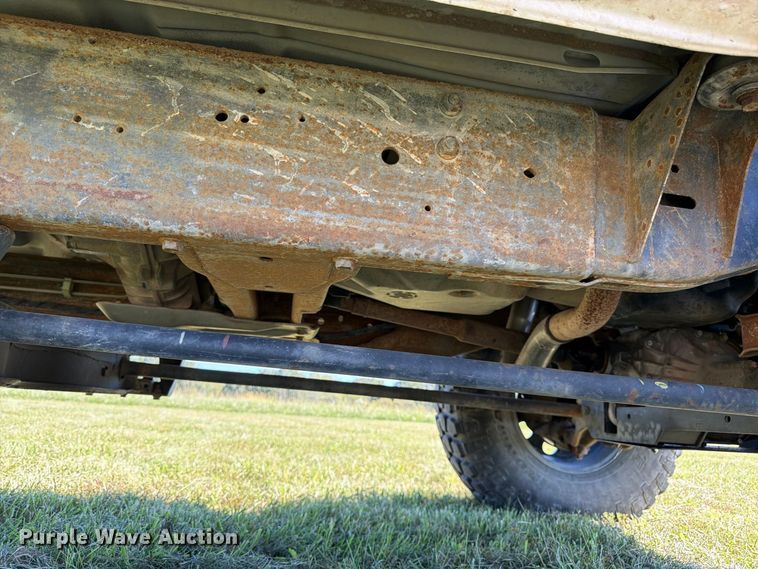 image for item DT3036 1999 GMC Sierra 3500 Crew Cab pickup truck