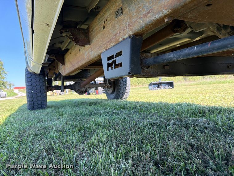 image for item DT3036 1999 GMC Sierra 3500 Crew Cab pickup truck