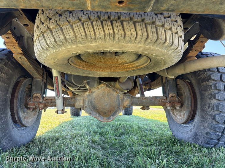 image for item DT3036 1999 GMC Sierra 3500 Crew Cab pickup truck