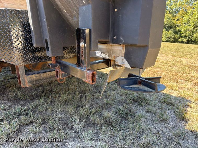 image for item DT3042 2015 Ford F250 Super Duty Ext. Cab dump flatbed pickup truck