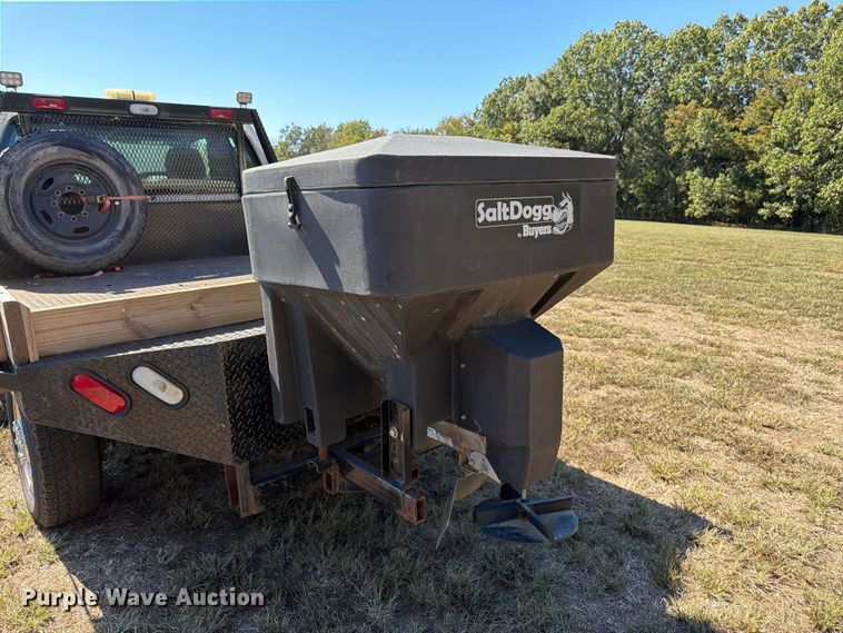 image for item DT3042 2015 Ford F250 Super Duty Ext. Cab dump flatbed pickup truck