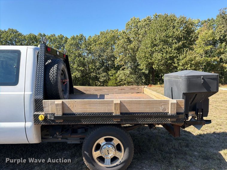 image for item DT3042 2015 Ford F250 Super Duty Ext. Cab dump flatbed pickup truck