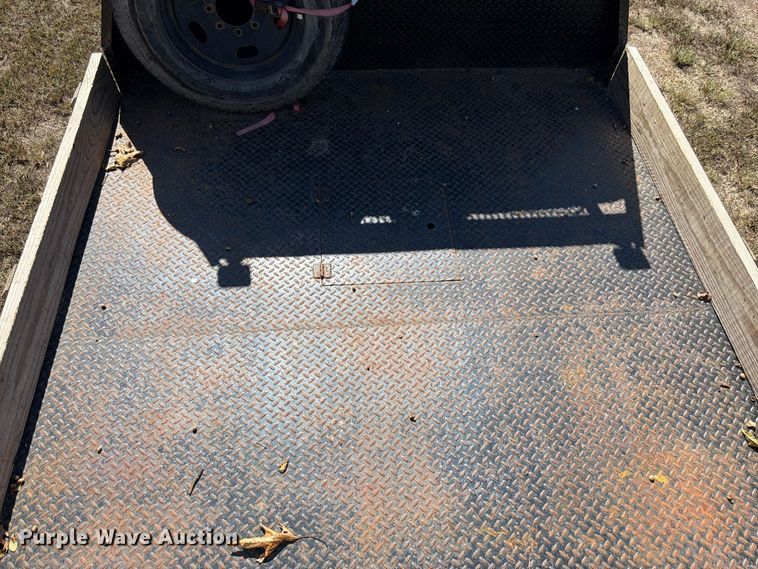 image for item DT3042 2015 Ford F250 Super Duty Ext. Cab dump flatbed pickup truck