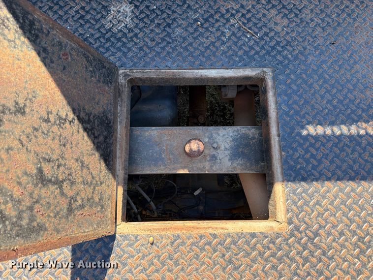 image for item DT3042 2015 Ford F250 Super Duty Ext. Cab dump flatbed pickup truck
