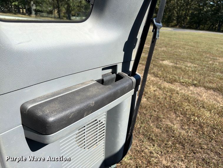 image for item DT3042 2015 Ford F250 Super Duty Ext. Cab dump flatbed pickup truck