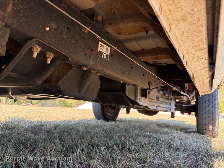 image for item DT3042 2015 Ford F250 Super Duty Ext. Cab dump flatbed pickup truck