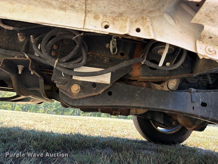 image for item DT3042 2015 Ford F250 Super Duty Ext. Cab dump flatbed pickup truck