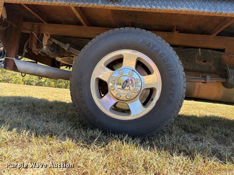 image for item DT3042 2015 Ford F250 Super Duty Ext. Cab dump flatbed pickup truck