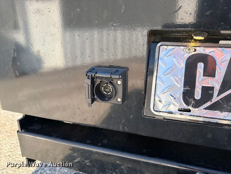 image for item DT3049 2018 RAM 2500 Crew Cab flatbed pickup truck