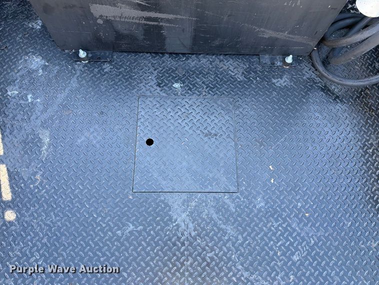 image for item DT3049 2018 RAM 2500 Crew Cab flatbed pickup truck