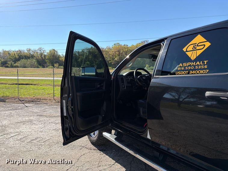 image for item DT3049 2018 RAM 2500 Crew Cab flatbed pickup truck