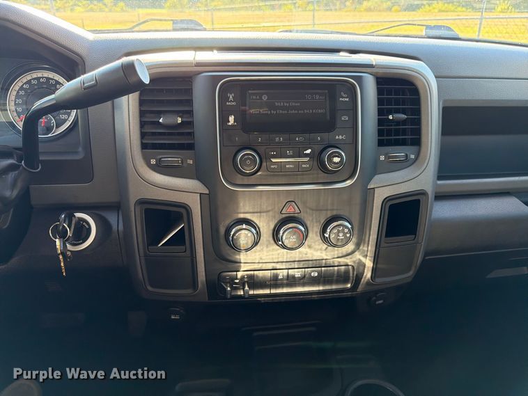 image for item DT3049 2018 RAM 2500 Crew Cab flatbed pickup truck
