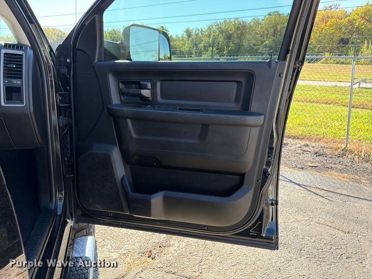 image for item DT3049 2018 RAM 2500 Crew Cab flatbed pickup truck