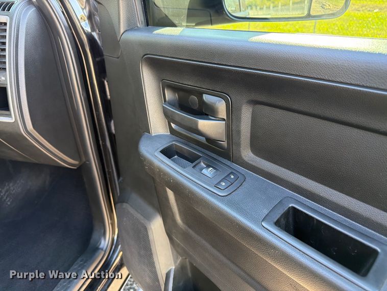 image for item DT3049 2018 RAM 2500 Crew Cab flatbed pickup truck