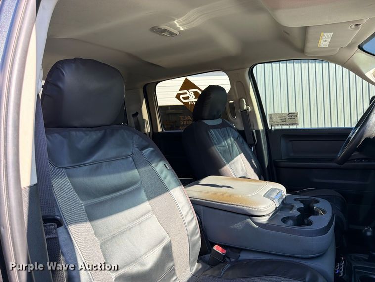 image for item DT3049 2018 RAM 2500 Crew Cab flatbed pickup truck
