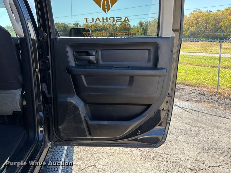 image for item DT3049 2018 RAM 2500 Crew Cab flatbed pickup truck