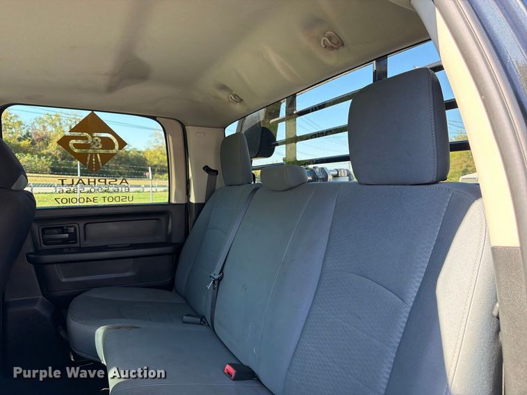 image for item DT3049 2018 RAM 2500 Crew Cab flatbed pickup truck