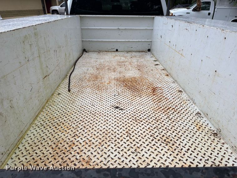 image for item DV7397 2018 Ford F350 Super Duty Crew Cab utility bed pickup truck