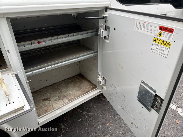 image for item DV7397 2018 Ford F350 Super Duty Crew Cab utility bed pickup truck