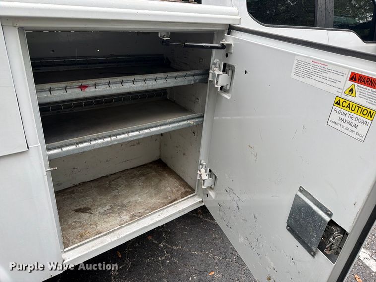 image for item DV7397 2018 Ford F350 Super Duty Crew Cab utility bed pickup truck