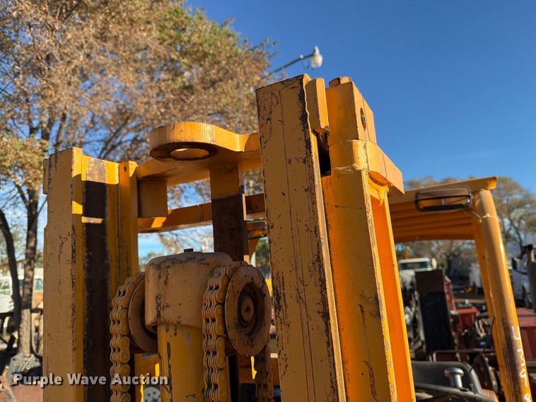 image for item DV8684 Yale G83P-050-SAS-086 forklift