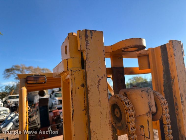 image for item DV8684 Yale G83P-050-SAS-086 forklift