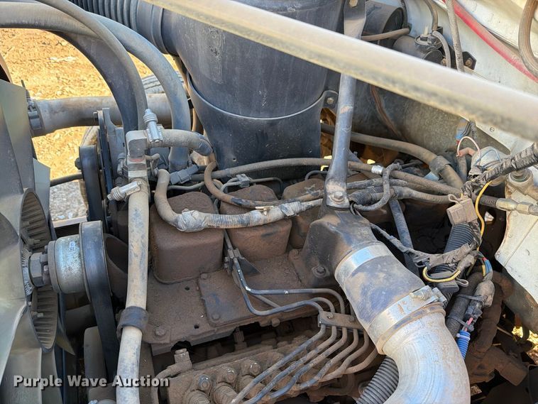 image for item DV8687 1998 Ford F800 truck cab and chassis