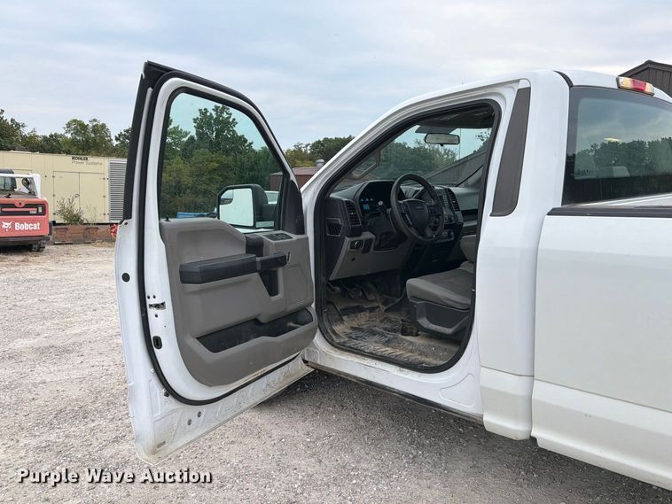 image for item DZ4906 2017 Ford F150 XL pickup truck