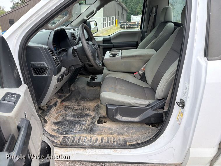 image for item DZ4906 2017 Ford F150 XL pickup truck