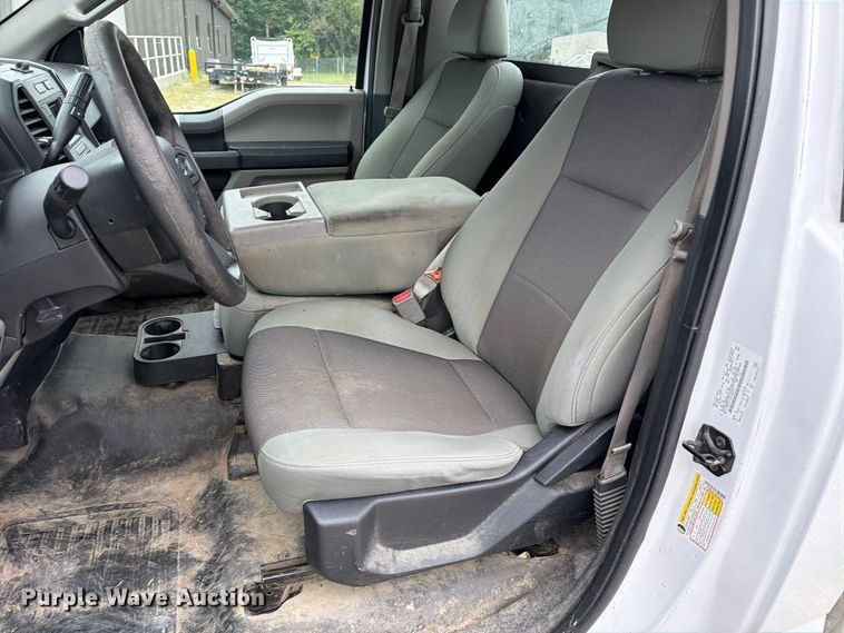 image for item DZ4906 2017 Ford F150 XL pickup truck