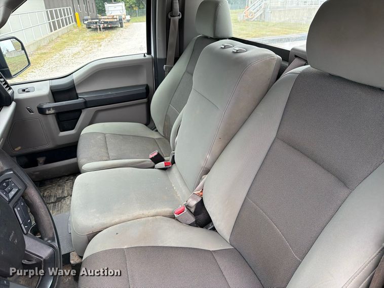 image for item DZ4906 2017 Ford F150 XL pickup truck