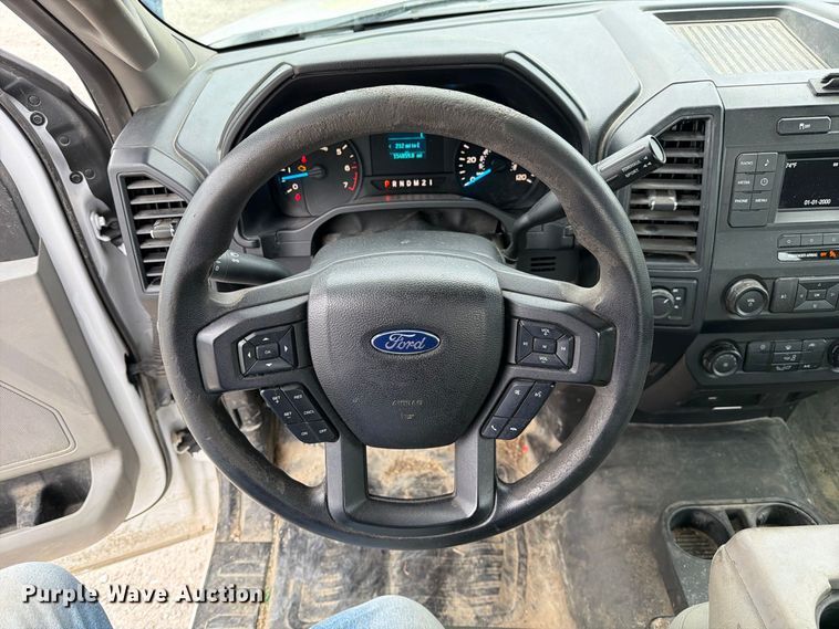 image for item DZ4906 2017 Ford F150 XL pickup truck