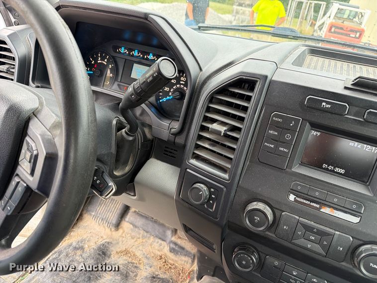 image for item DZ4906 2017 Ford F150 XL pickup truck