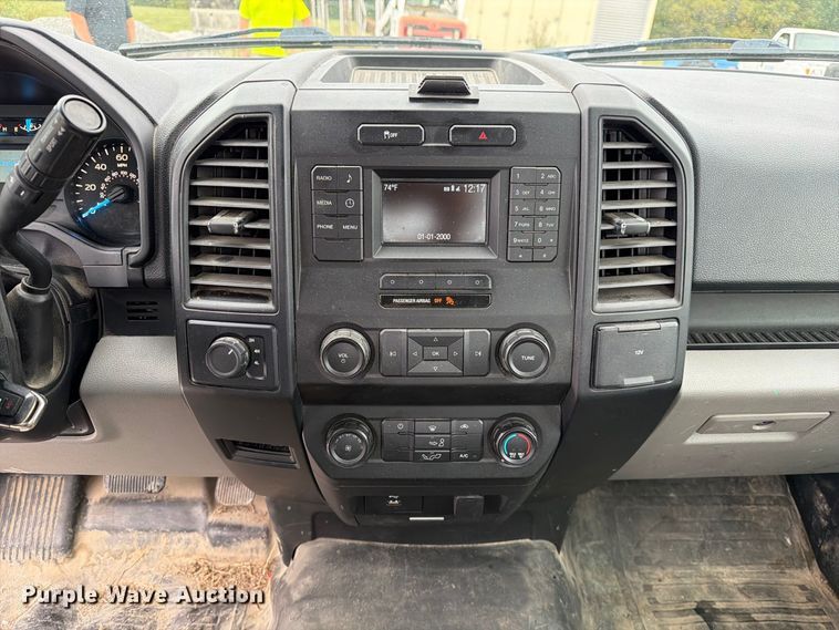 image for item DZ4906 2017 Ford F150 XL pickup truck
