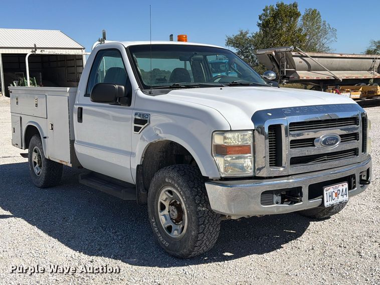 image for item DZ4939 2008 Ford F250 Super Duty XLT utility bed pickup truck