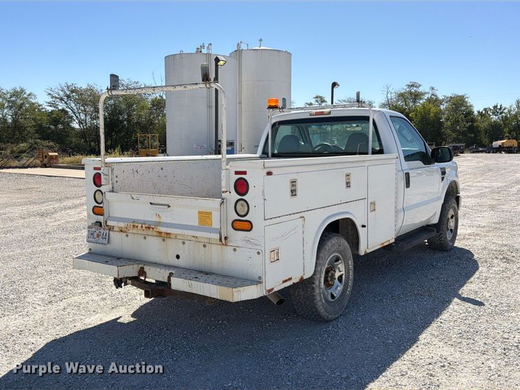 image for item DZ4939 2008 Ford F250 Super Duty XLT utility bed pickup truck