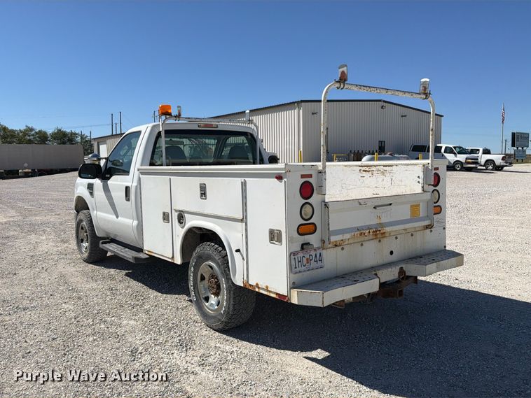 image for item DZ4939 2008 Ford F250 Super Duty XLT utility bed pickup truck