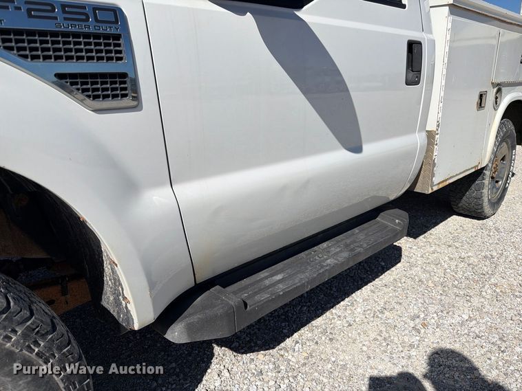 image for item DZ4939 2008 Ford F250 Super Duty XLT utility bed pickup truck