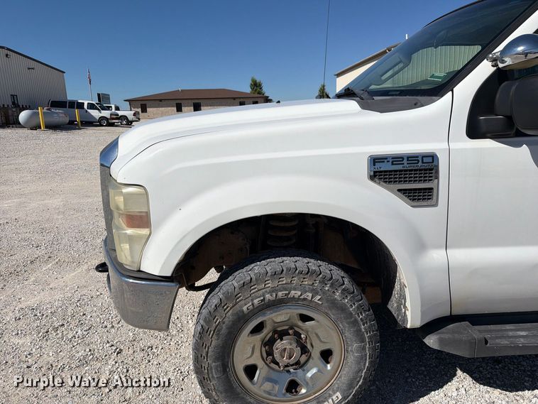 image for item DZ4939 2008 Ford F250 Super Duty XLT utility bed pickup truck