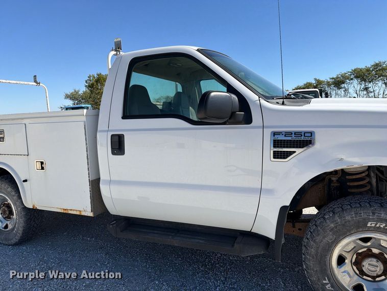 image for item DZ4939 2008 Ford F250 Super Duty XLT utility bed pickup truck