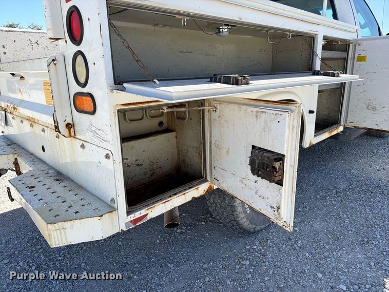 image for item DZ4939 2008 Ford F250 Super Duty XLT utility bed pickup truck
