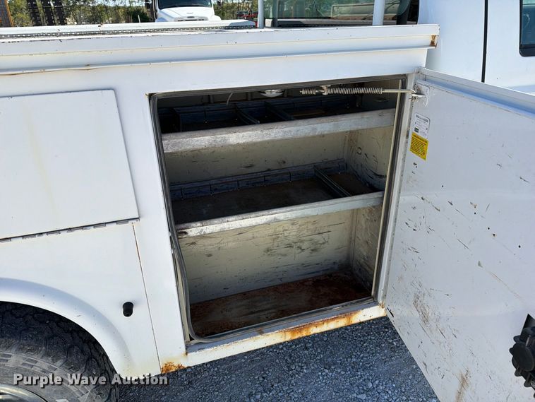image for item DZ4939 2008 Ford F250 Super Duty XLT utility bed pickup truck