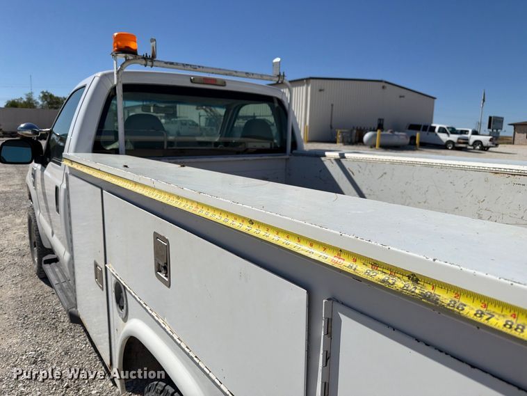 image for item DZ4939 2008 Ford F250 Super Duty XLT utility bed pickup truck
