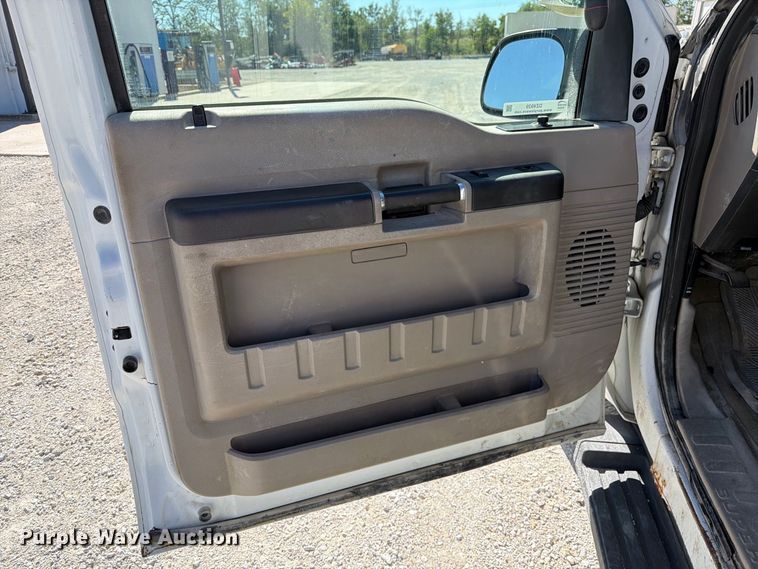 image for item DZ4939 2008 Ford F250 Super Duty XLT utility bed pickup truck