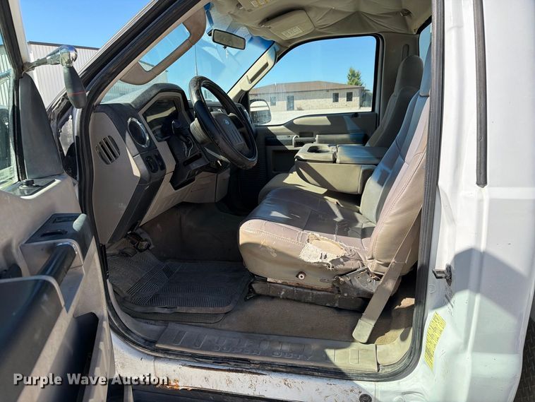 image for item DZ4939 2008 Ford F250 Super Duty XLT utility bed pickup truck