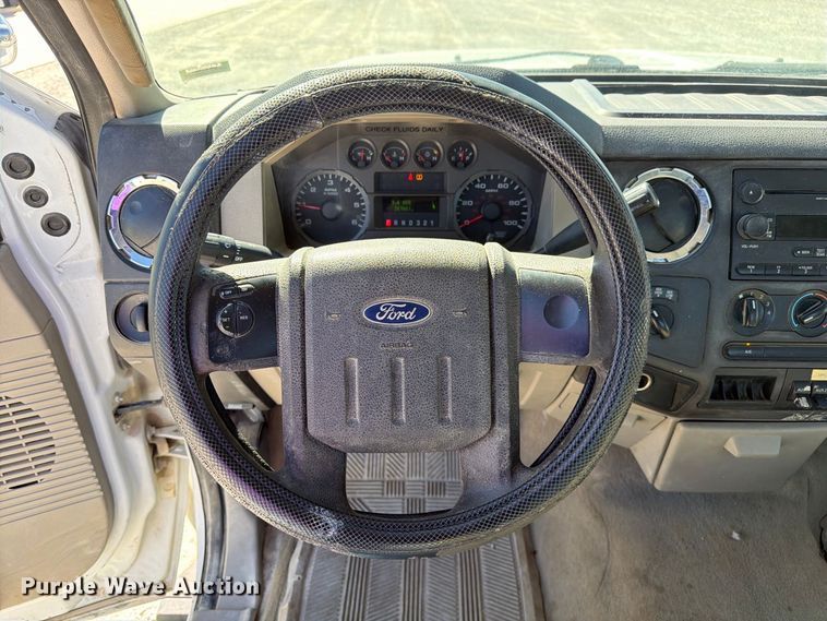 image for item DZ4939 2008 Ford F250 Super Duty XLT utility bed pickup truck